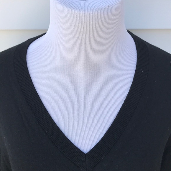 Burberry pull over sweaters excellent condition - Picture 2 of 7